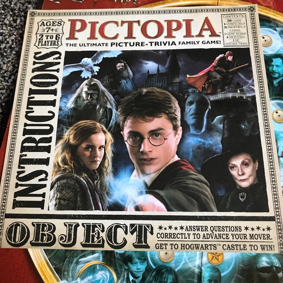 Harry Potter Pictopia Board Game - Picture 2 of 4